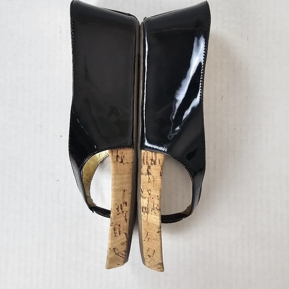 Marc Fisher Black Patent Cork Wedge Thong Sandals Size 7 Slip-On Open Toe